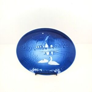 Bing And Grondahl 1974 Copenhagen Porcelain‎ Swans Village Christmas Plate